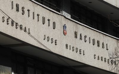 Universidad de Chile e Instituto Nacional inician trabajo que busca fortalecer la educación pública del plantel