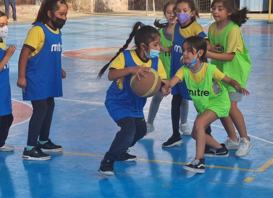 ¡Campeonato femenino de basketball en Lirima!