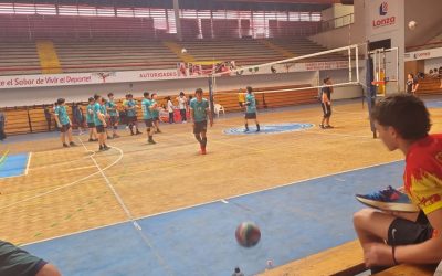 ¡Felicitaciones al equipo de vóleibol!