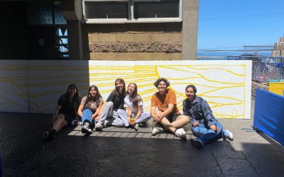 ¡Pintando un nuevo mural para el colegio!