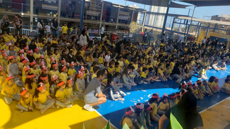 Teletín visita nuestra escuela y contagia alegría con su mensaje solidario