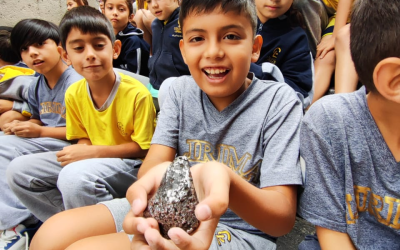 Un viaje estelar: estudiantes exploran el universo con Astrokidz