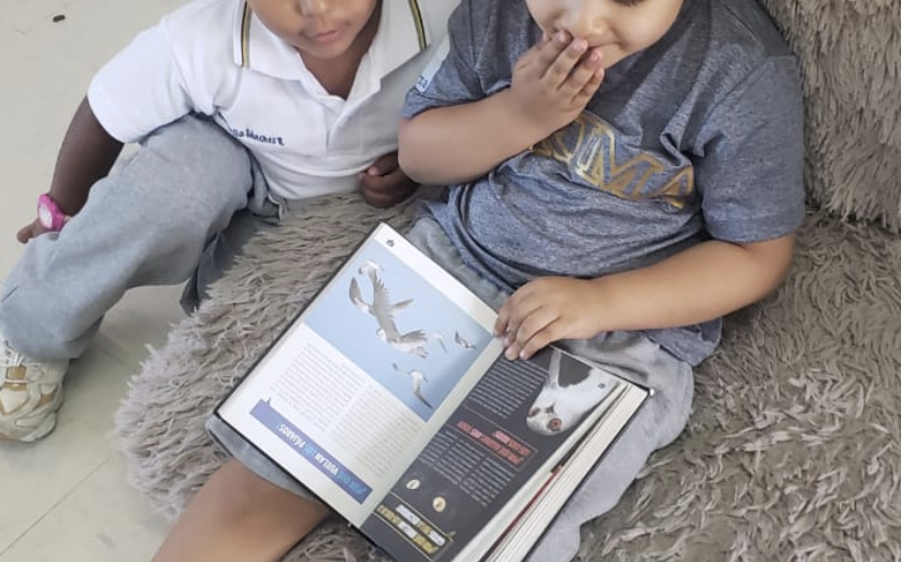 “Today a reader, tomorrow a leader”: Estudiantes de Infant School exploran el mundo de los libros