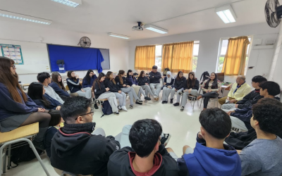 Marcela Rivadeneira profundiza en la identidad lingüística de Iquique con IV Medio