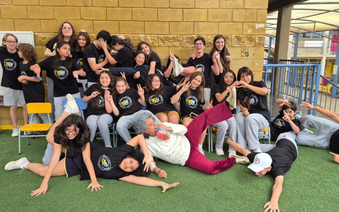 Taller de teatro vive gran jornada de voz hablada junto a la UNAP