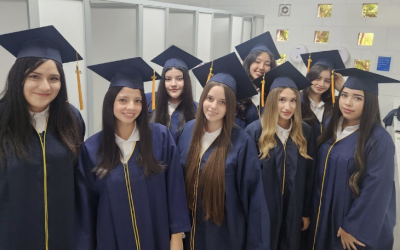 Estudiantes de IV Medio vivieron su emotiva sesión fotográfica de fin de año